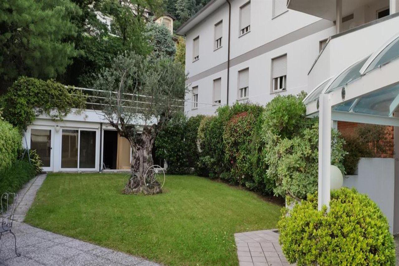 Beach Hotel Eurovil Predore Bagian luar foto