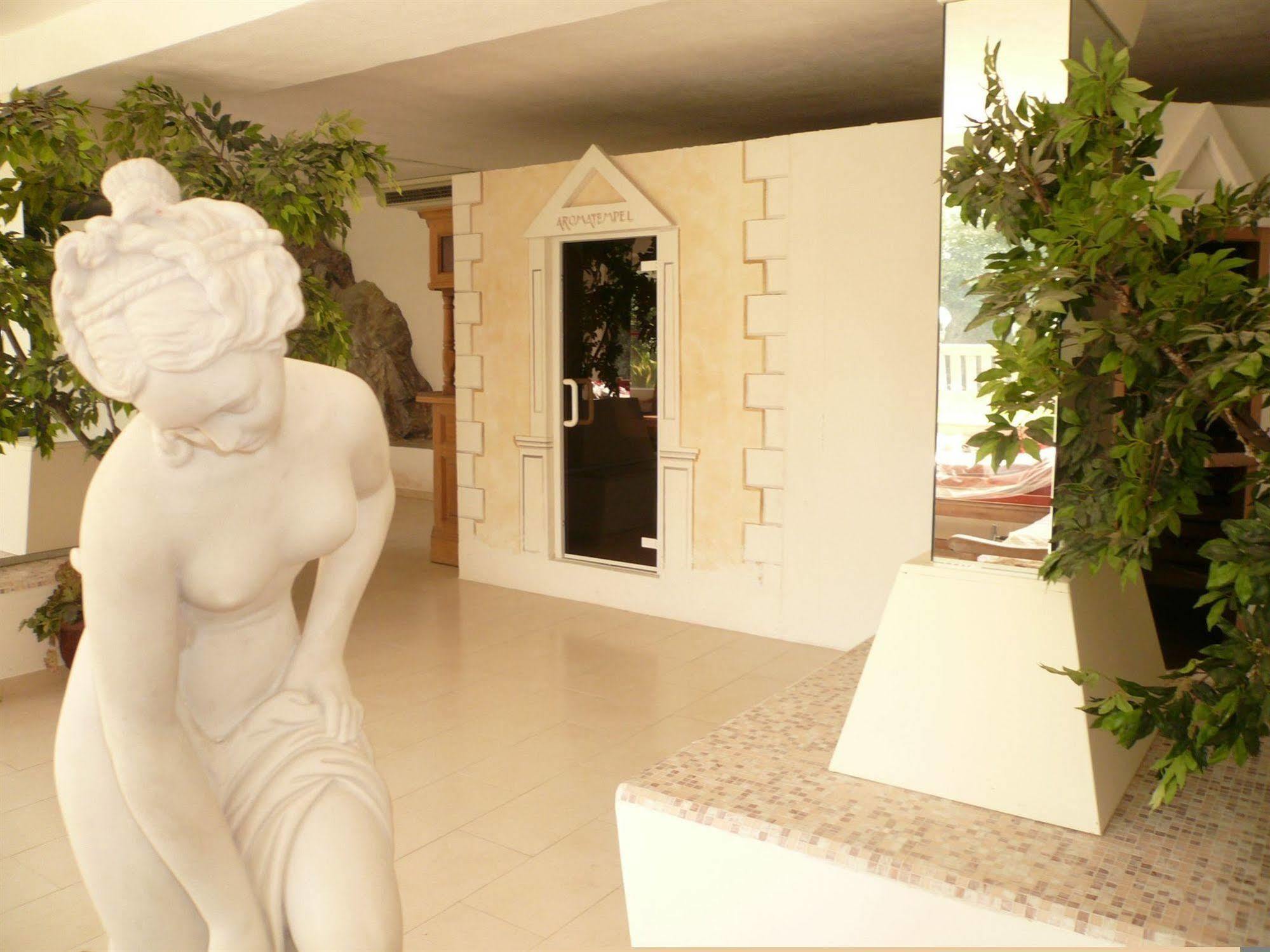 Beach Hotel Eurovil Predore Bagian luar foto