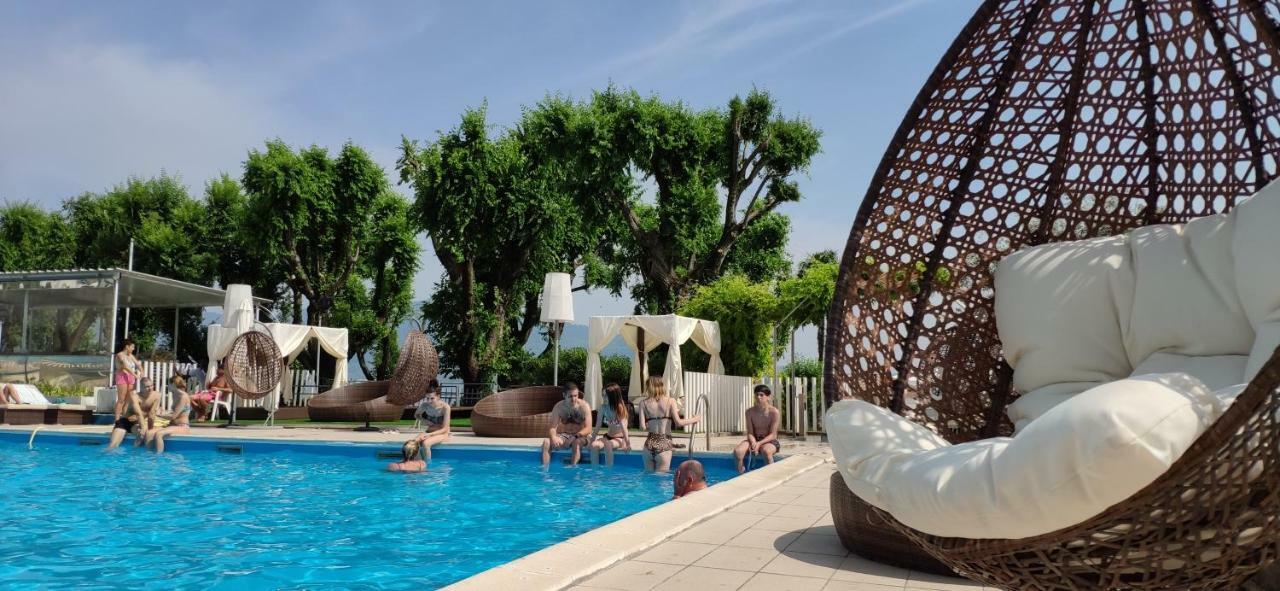Beach Hotel Eurovil Predore Bagian luar foto