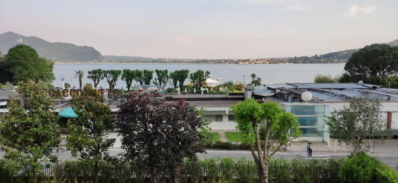 Beach Hotel Eurovil Predore Bagian luar foto